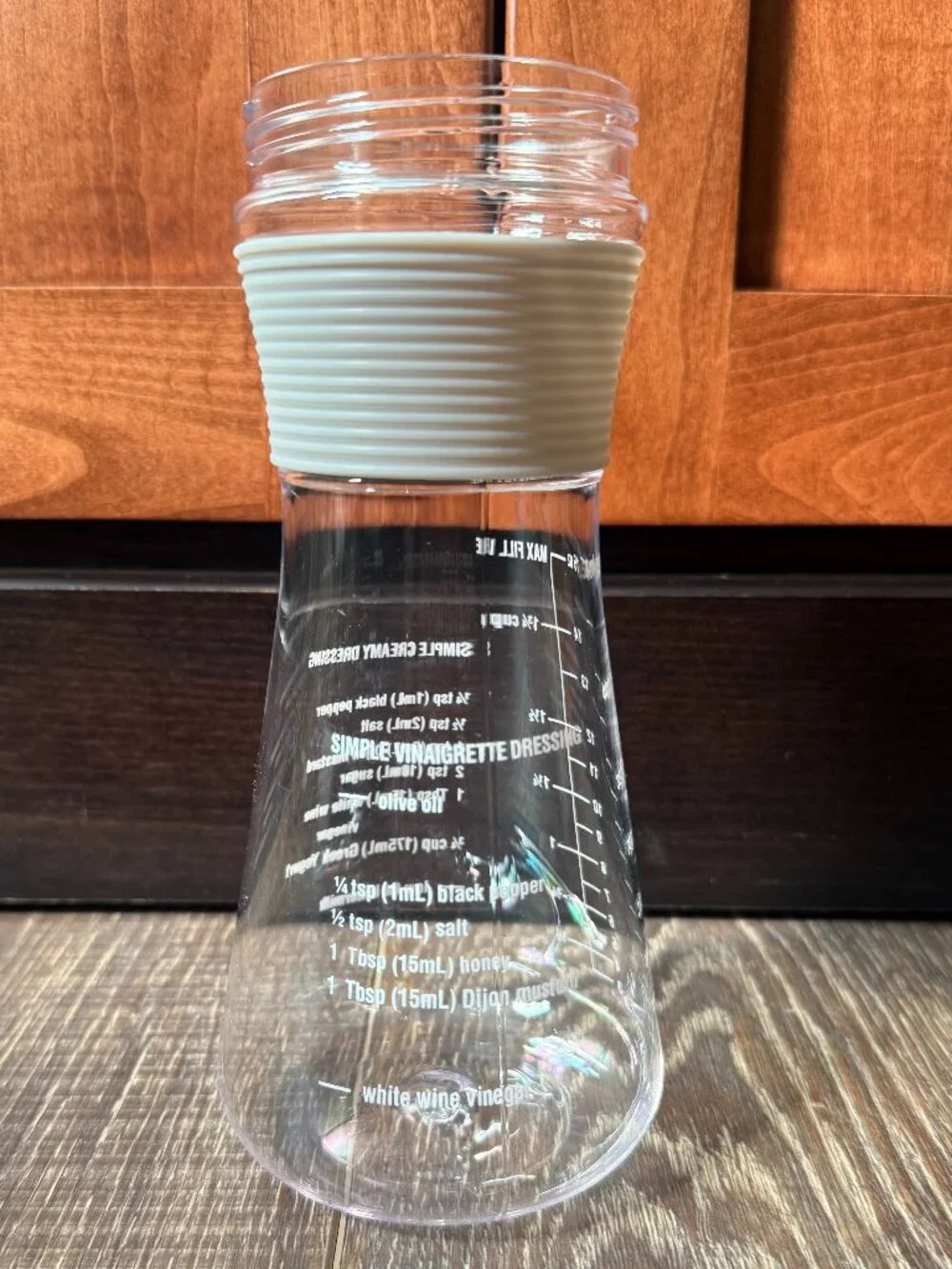 Pampered Chef Measure, Mix & Pour – Salad Dressing Mixer